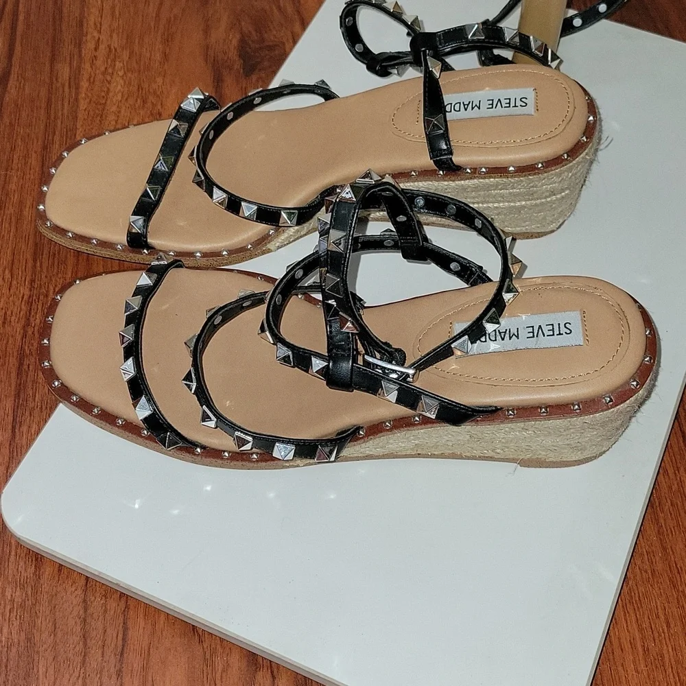 Steve Madden Asena Studded Espadrille Wedge Black  Size 9
